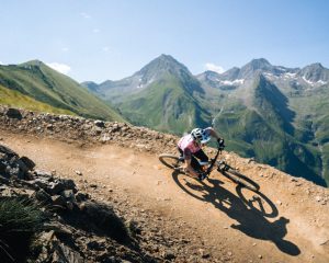 vtt sur le bike park de loudenvielle peyragudes dh downhill enduro sport